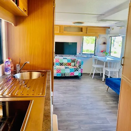 Caravans 10 Min To & 35 Min To Black Sea *