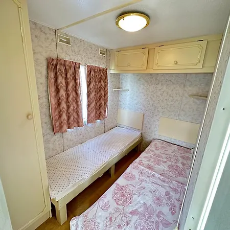 Caravans 10 Min To & 35 Min To Black Sea *